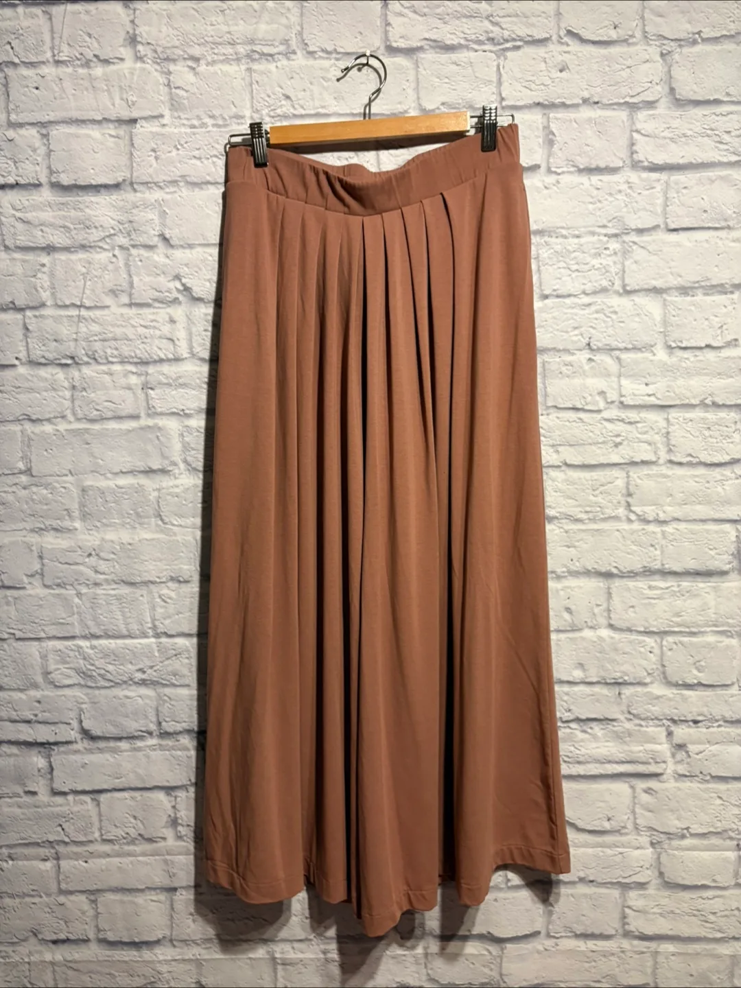 Uniqlo XL Wide Leg Pants thumbnail