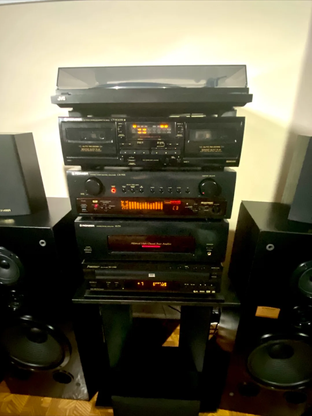 Pioneer Stereo System with Speakers thumbnail