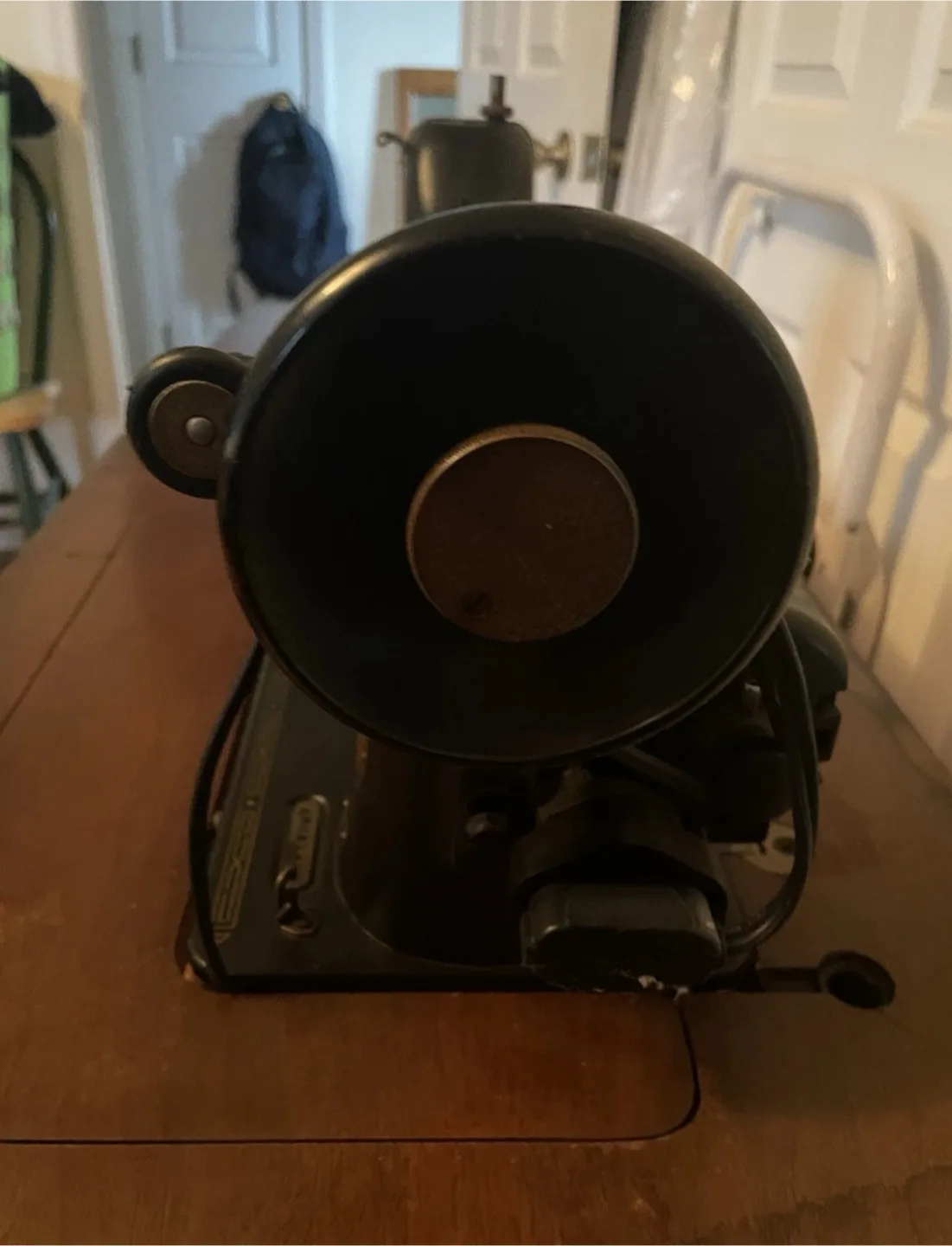 Vintage Singer 99K Sewing Machine with Cabinet image indicator(9)