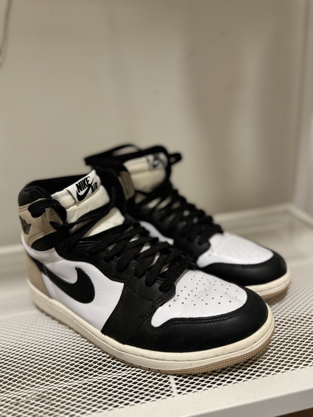 Air Jordan 1 Retro High OG 'Panda' Women's - photo 2