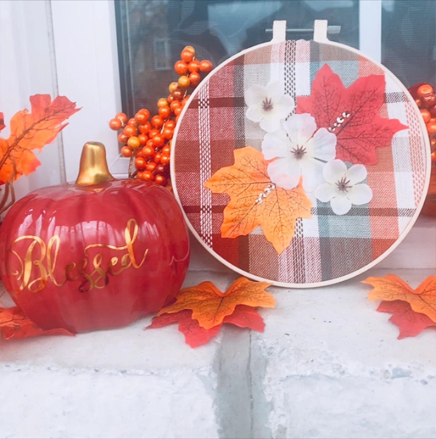 Handmade Embroidery Hoop Art image indicator(4)