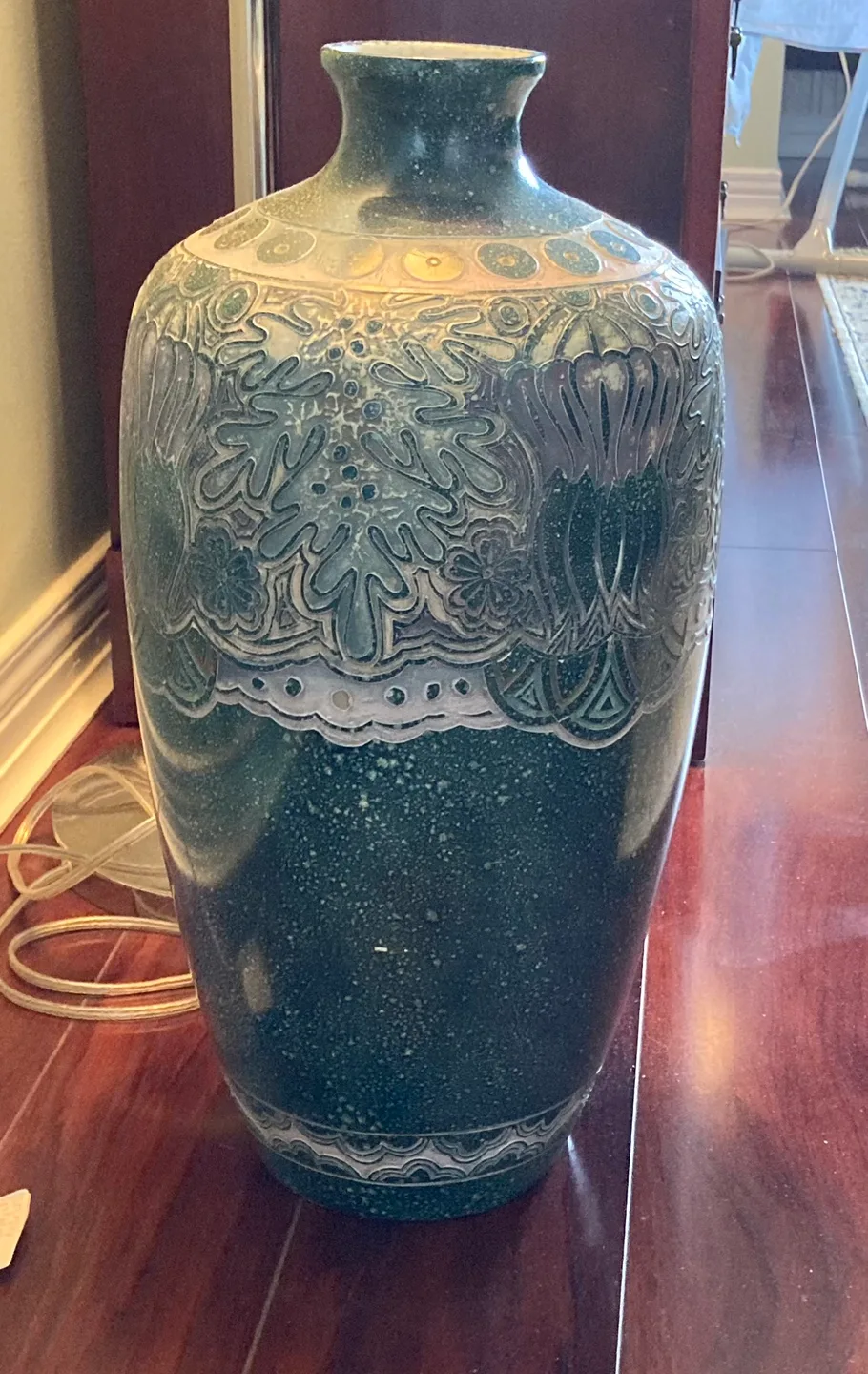 Jade style floor Vase best offer image indicator(4)