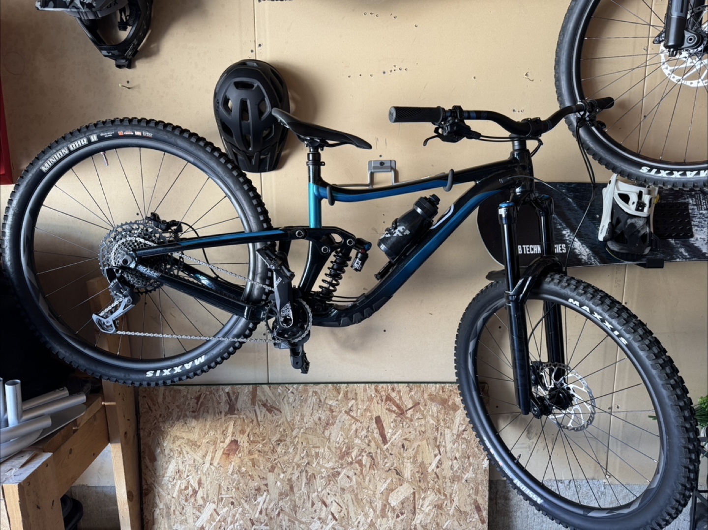 Giant Reign SX Mountain Bike - photo 4