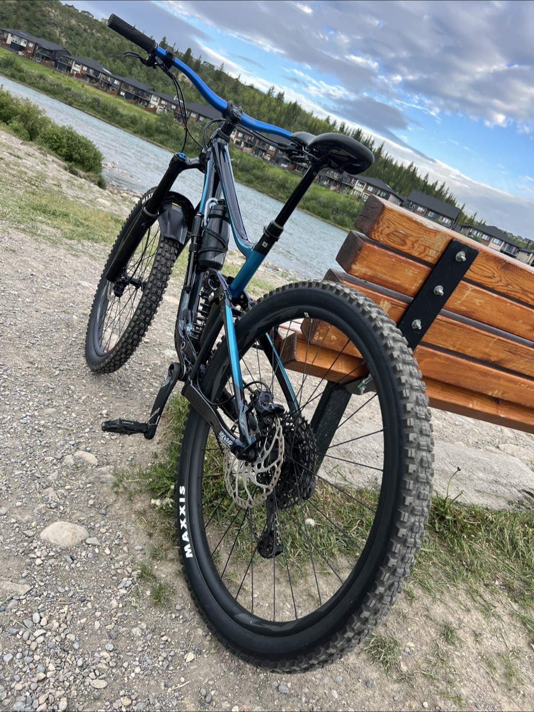 Giant Reign SX Mountain Bike - photo 2