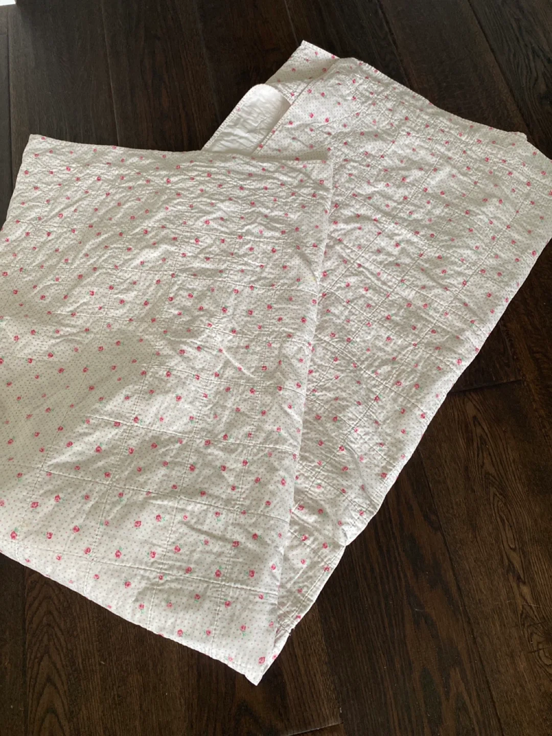 Floral Quilted Blanket image indicator(2)