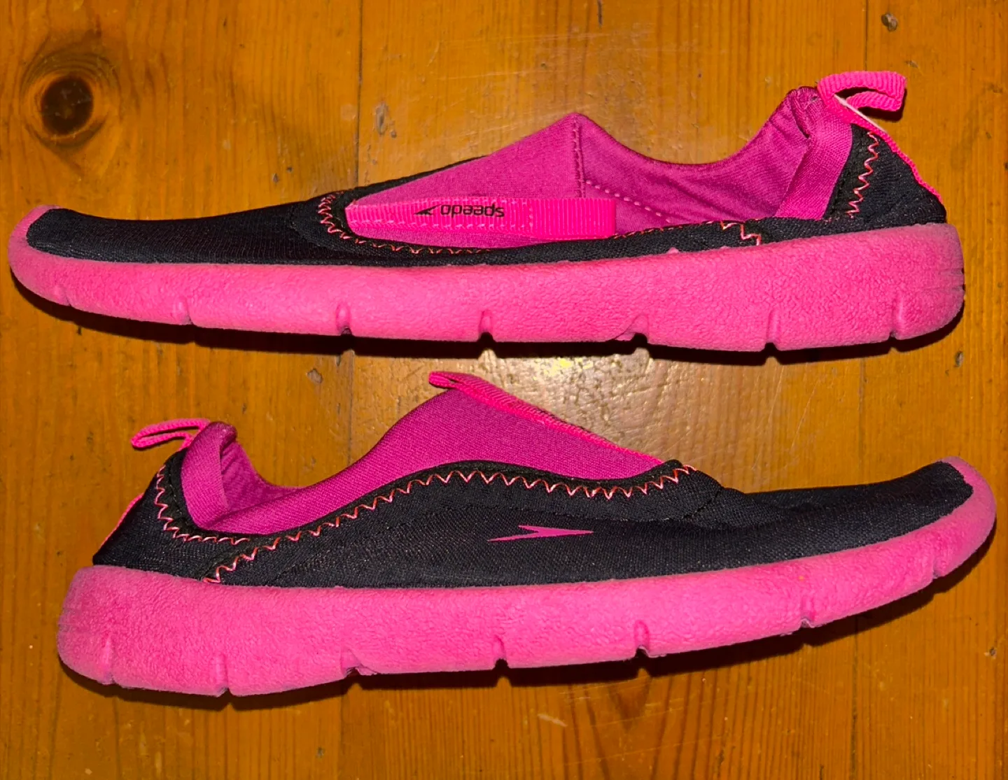 Speedo Surfwalker NEW Kid’s Pink/Black Water Shoes - Size 13/1 🥕 image indicator(2)