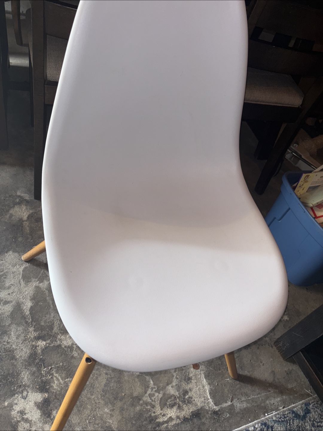 1 white chair
