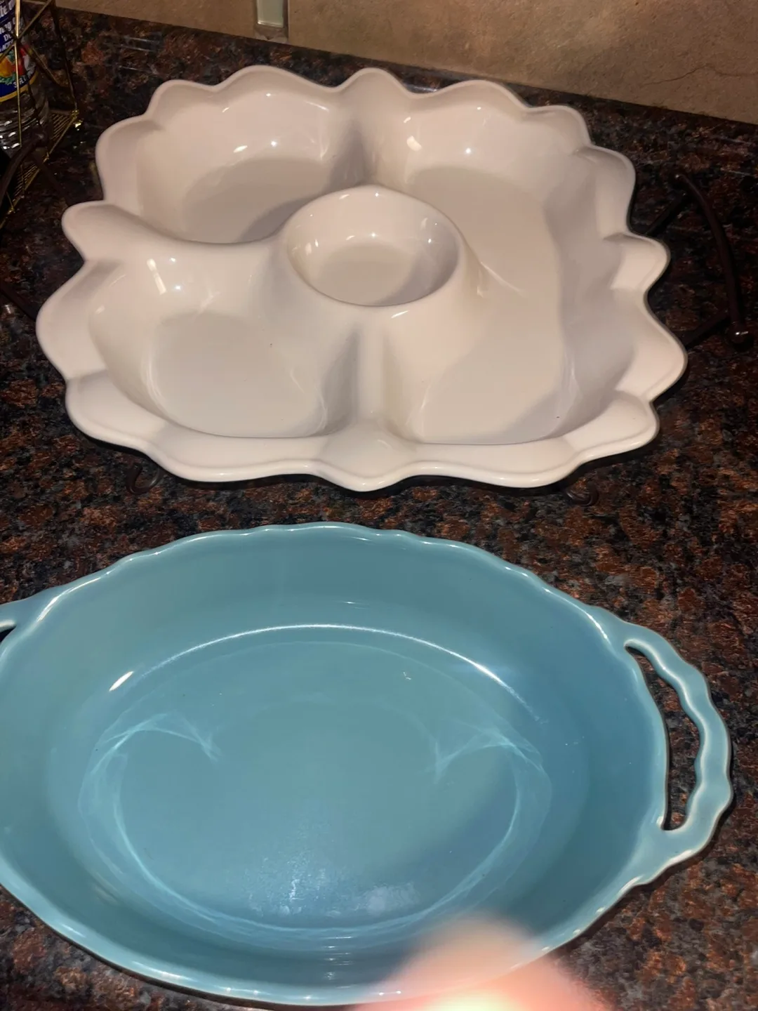 Serving Dishes - White & Blue 🥕 thumbnail