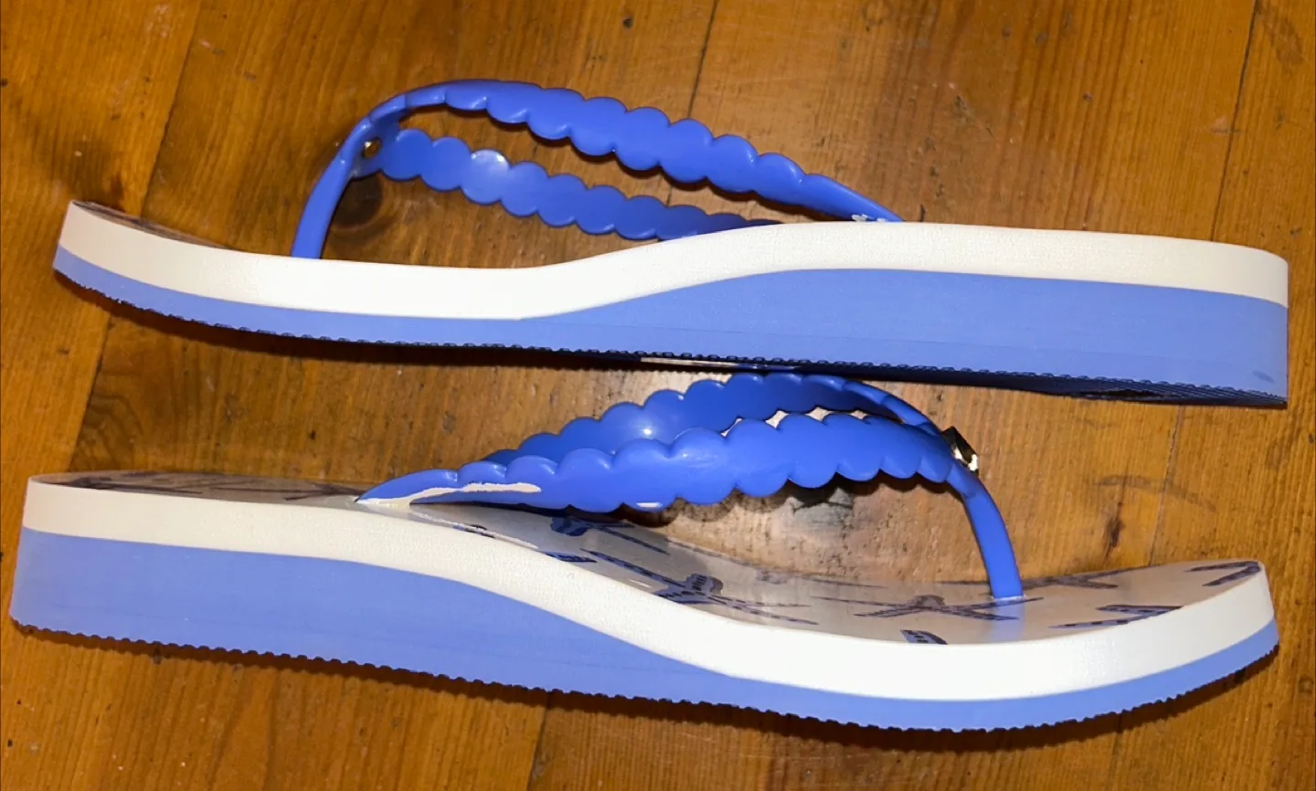 Kate Spade Starfish Print Flip Flops NEW - Size 11 image indicator(2)