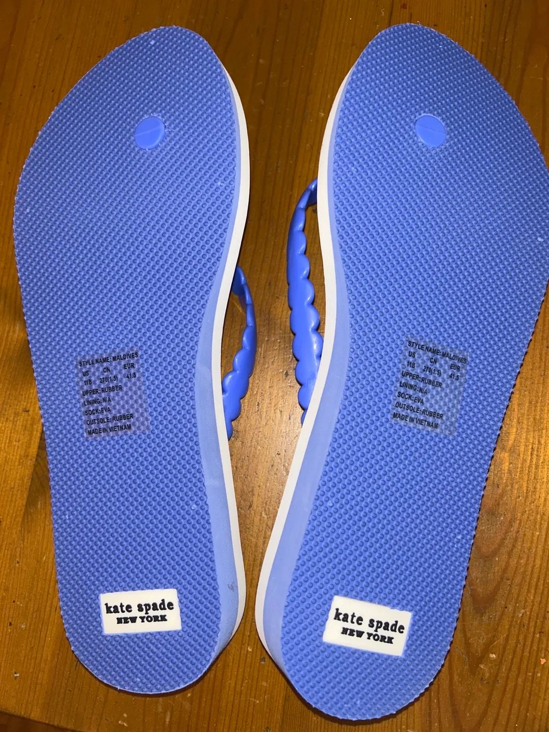 Kate Spade Starfish Print Flip Flops NEW - Size 11 image indicator(3)