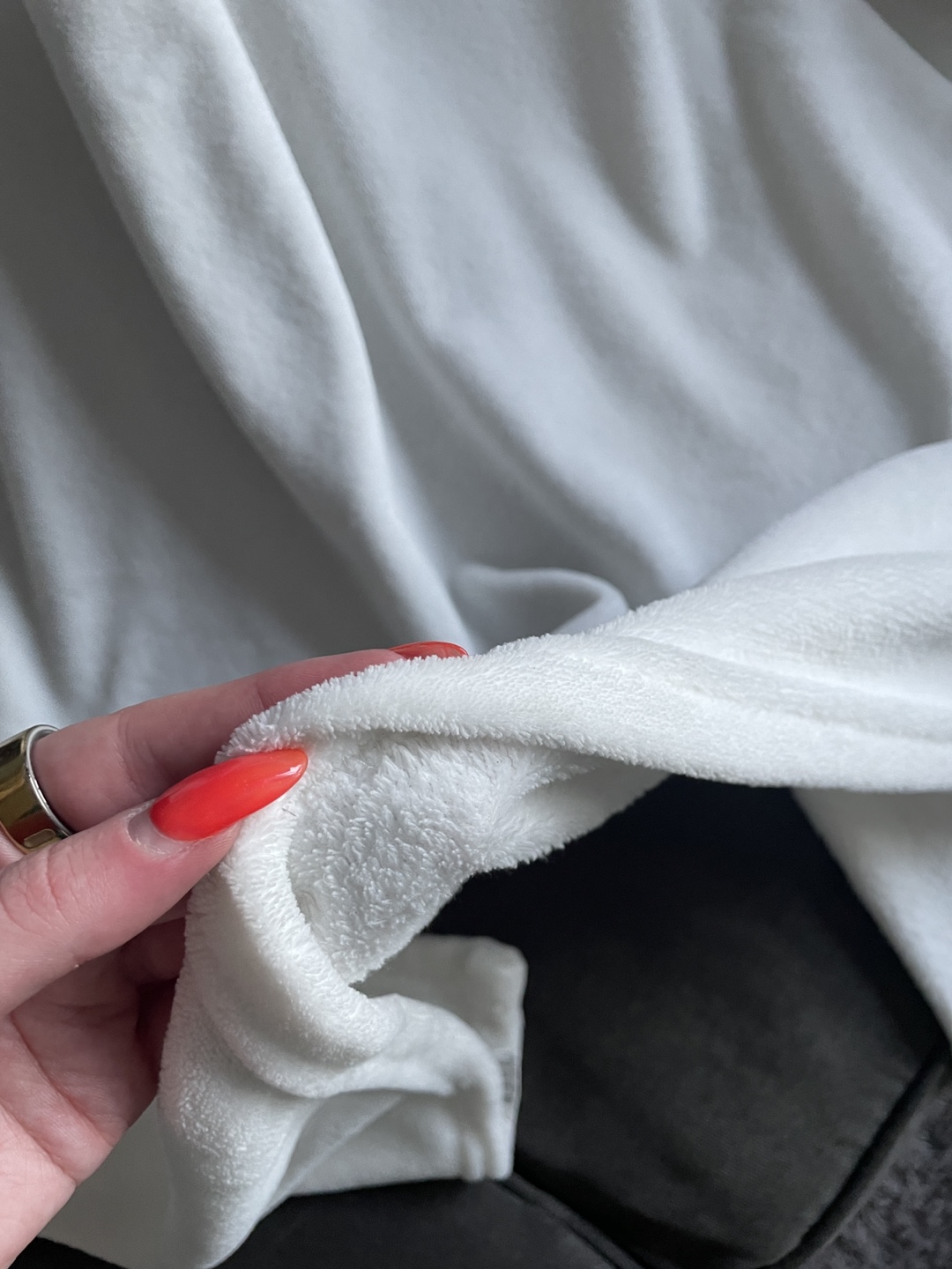 White Plush Blanket - photo 2