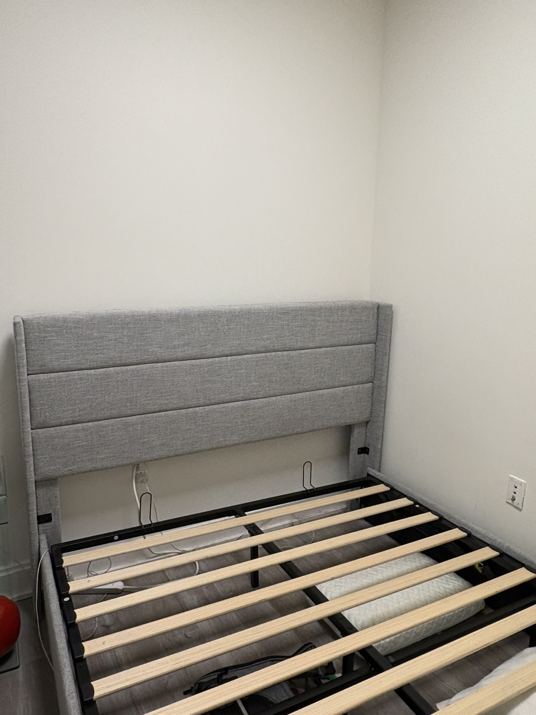 Queen hydraulic lift storage bed