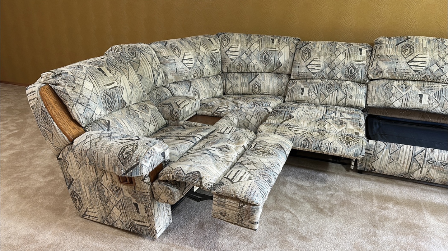Sectional with Recliners & Pull-Out Bed - photo 3