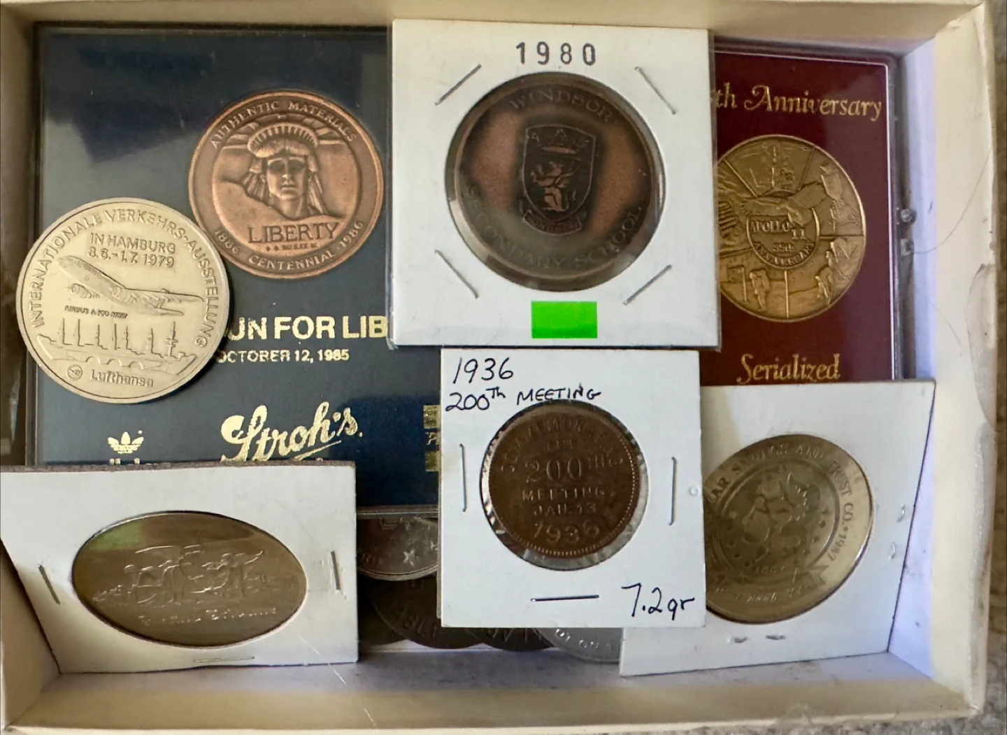 Commemorative Coins Collection image indicator(6)