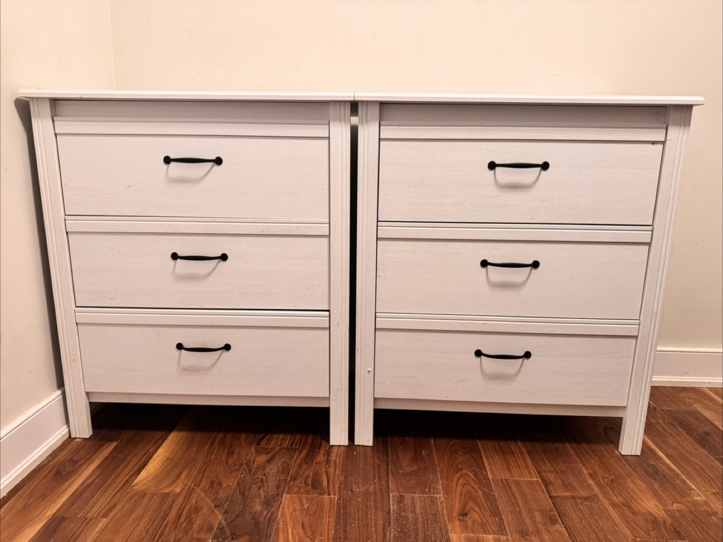 Dressers 60$ both