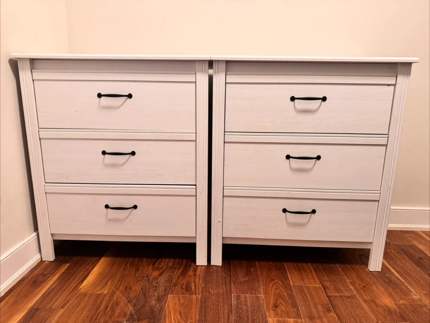 Dressers 60$ both thumbnail