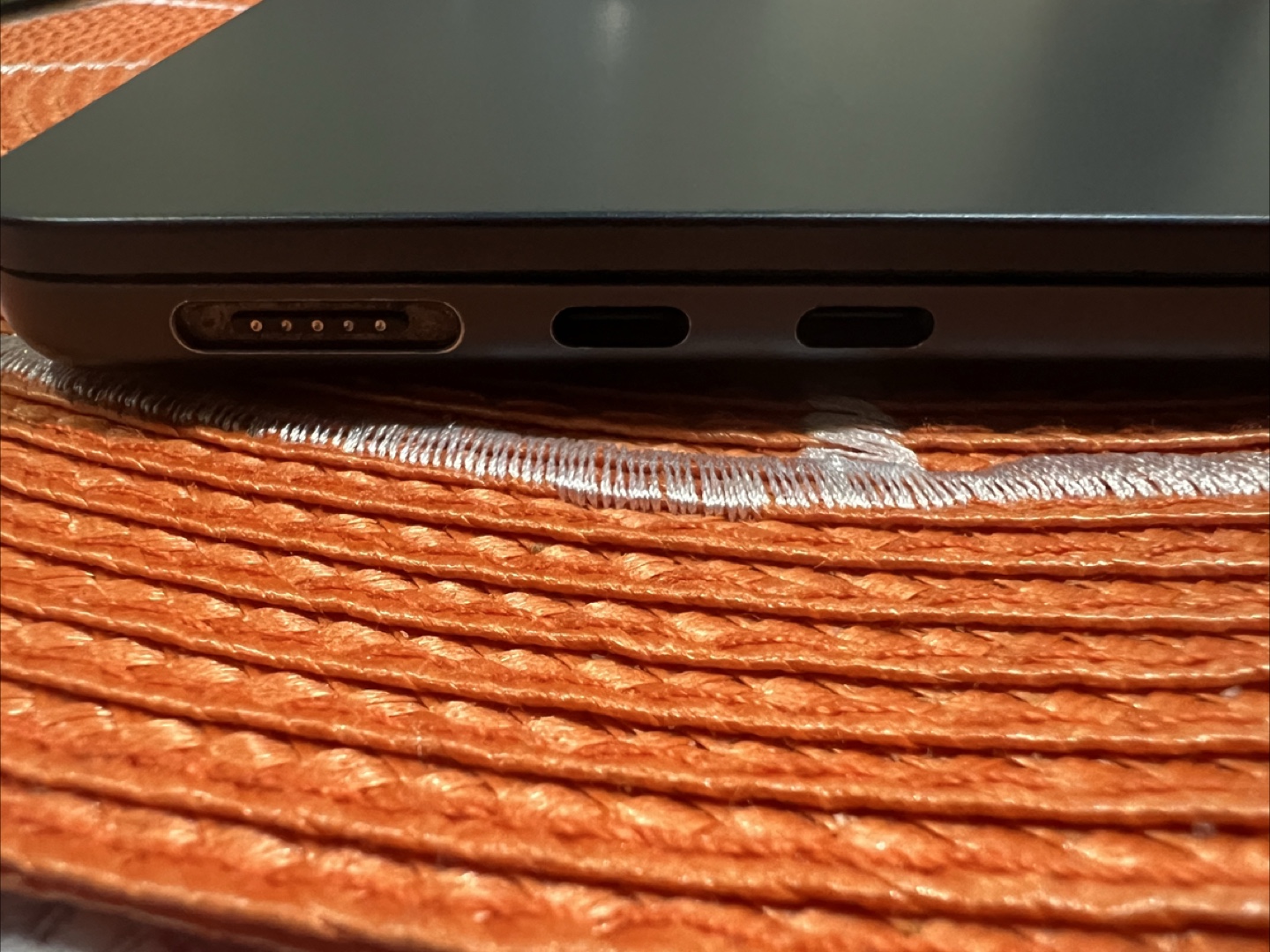 MacBook Air M2 - Midnight - photo 5