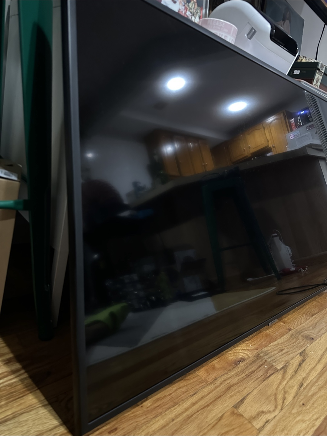 Samsung 48-inch TV - photo 2