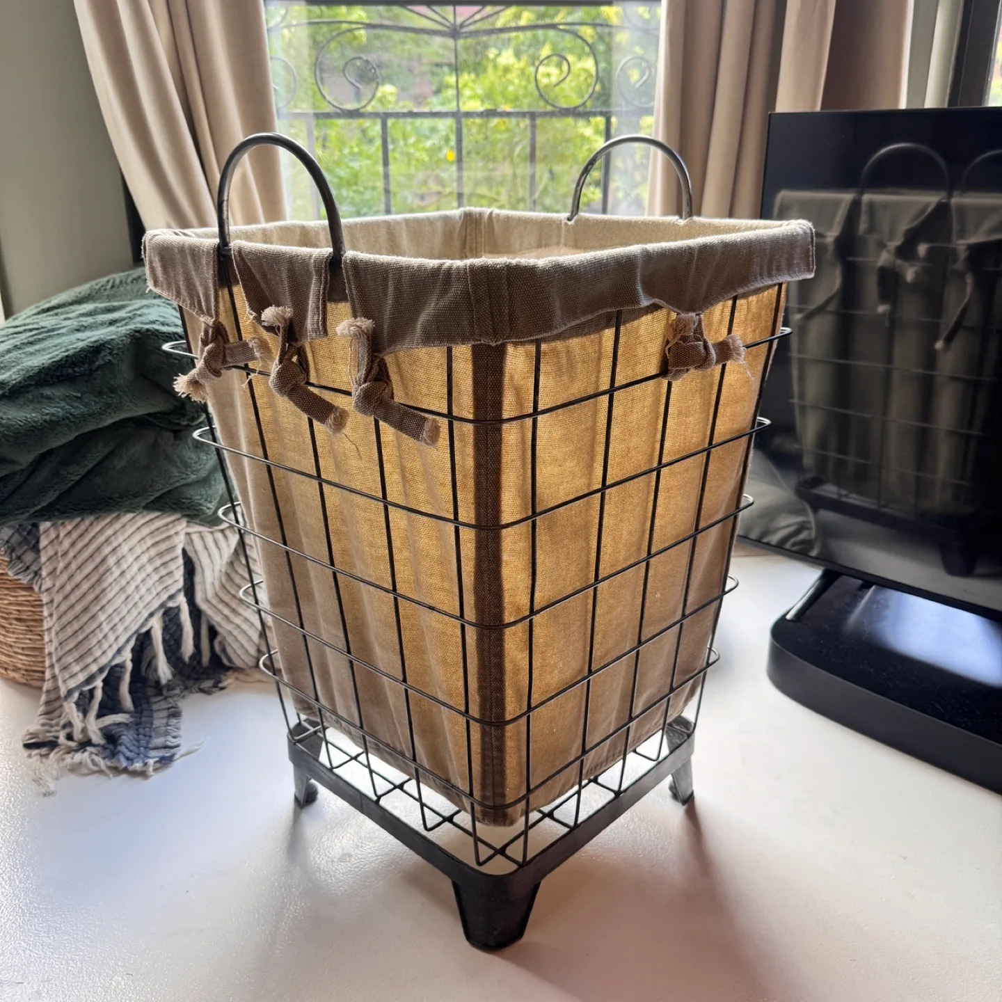 Laundry Basket with Metal Frame thumbnail