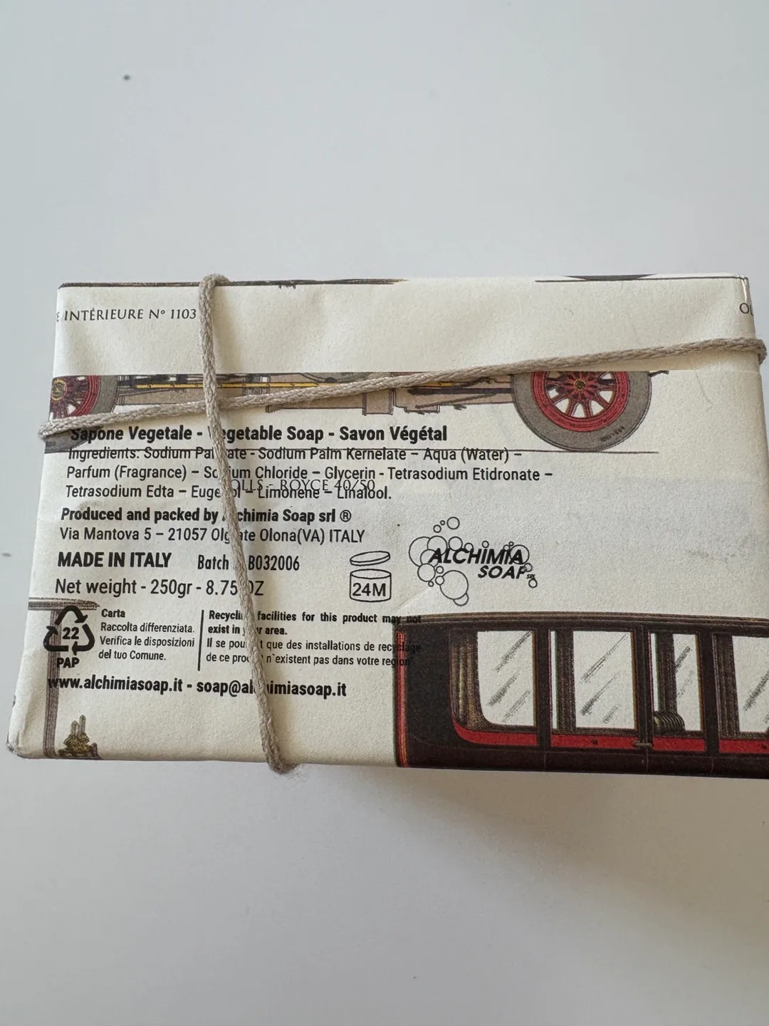 Alchimia Bourbon Vegetable Soap - Made in Italy image indicator(3)