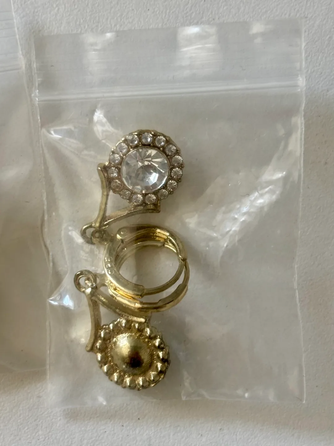 Assorted Costume Jewellery Lot image indicator(2)