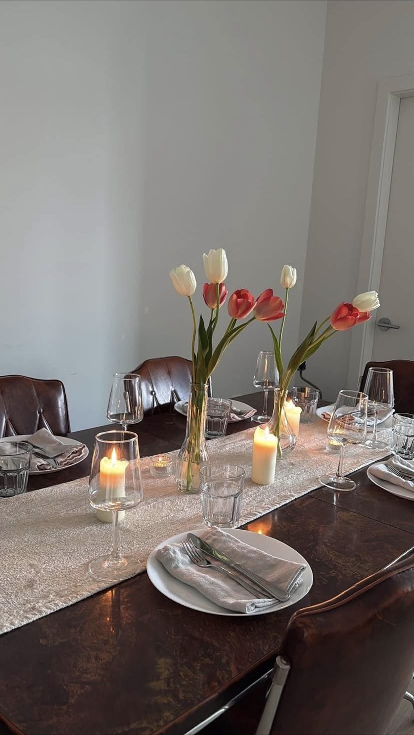 MCM Extendable Dining Table + 6 Chairs
