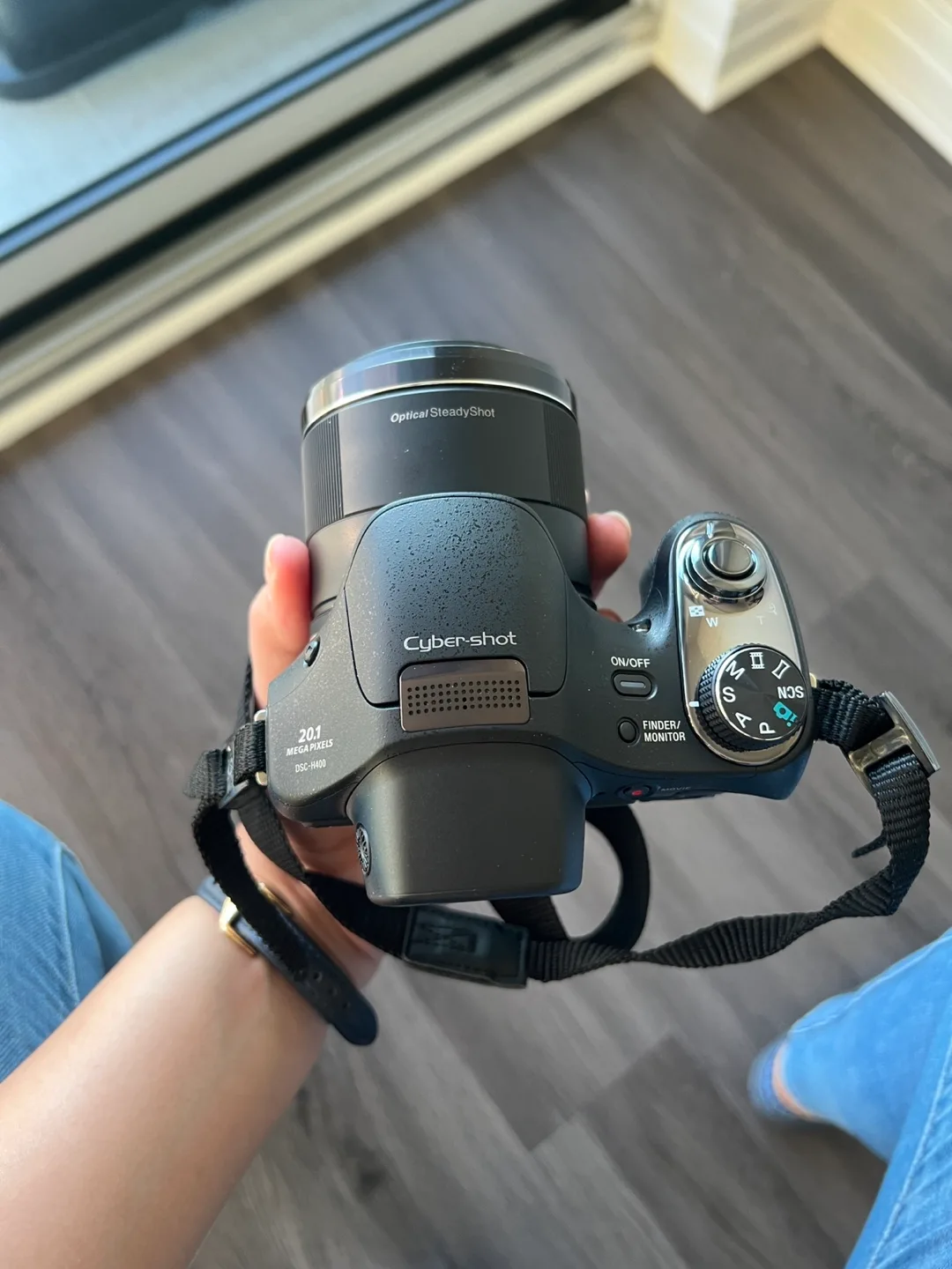 Sony Cyber-shot DSC-HX60V Digital Camera thumbnail