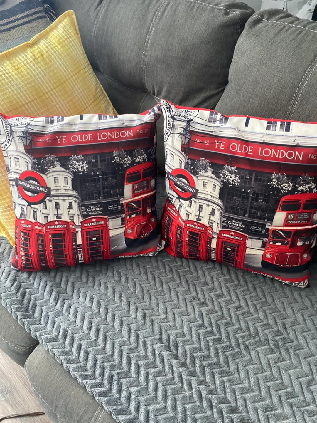 Ye Olde London Throw Pillows (Set of 2) thumbnail