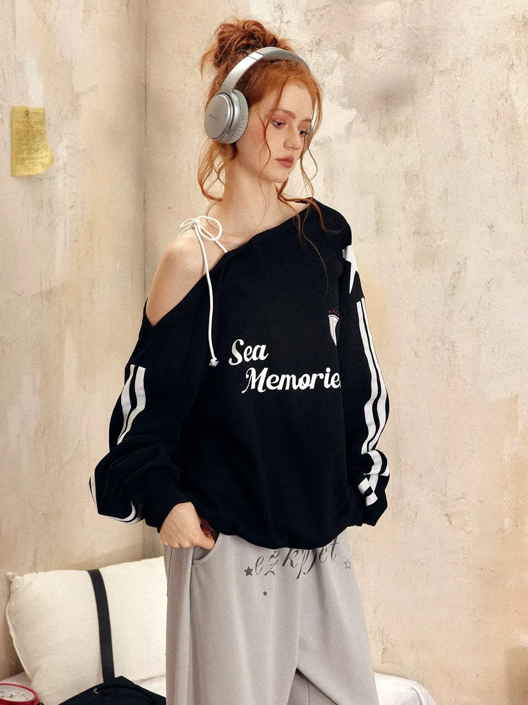 Black 'Sea Memories' Sweatshirt thumbnail