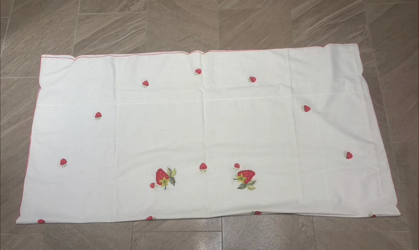 🇨🇦white cotton Tablecloth thumbnail