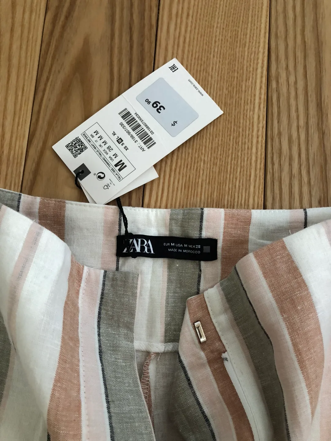 New Zara Linen Blazer & Shorts Set - Size M image indicator(4)