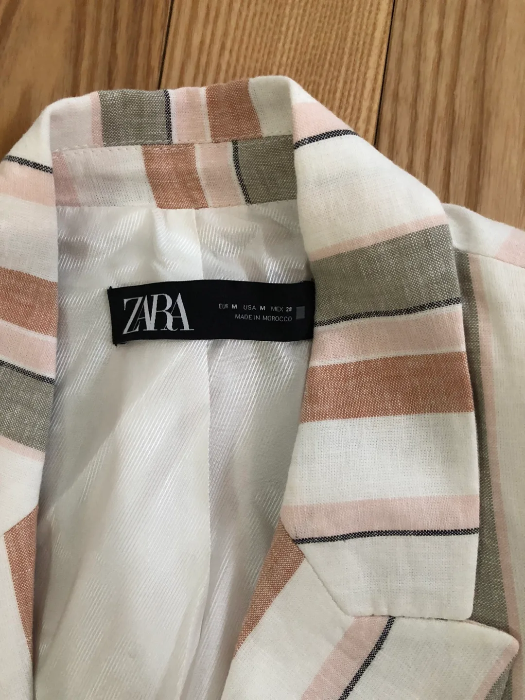 New Zara Linen Blazer & Shorts Set - Size M image indicator(3)