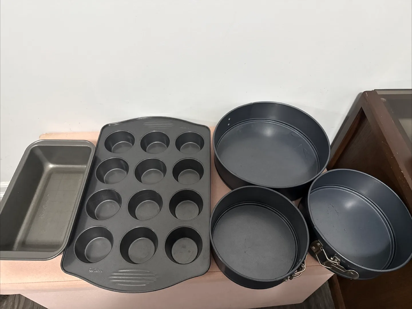 Wilton Baking Pans Set thumbnail