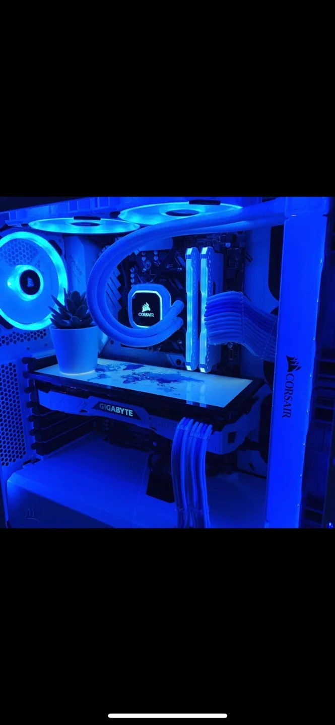 Custom White RGB Gaming PC thumbnail