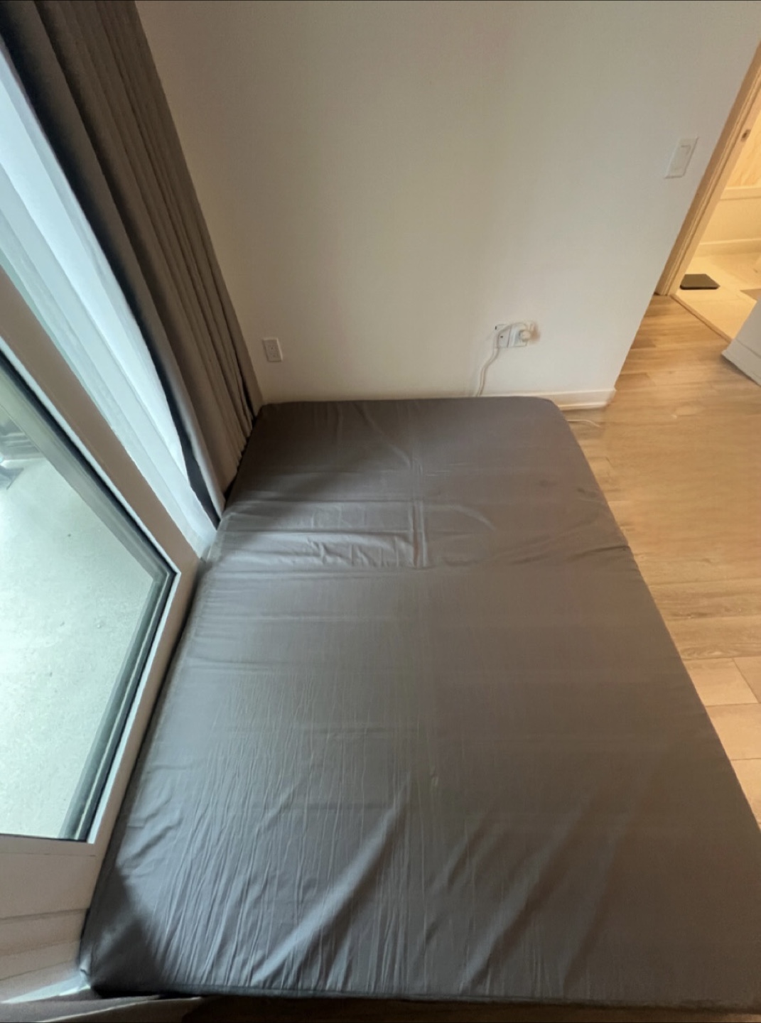 Molblly Mattress (Queen size)