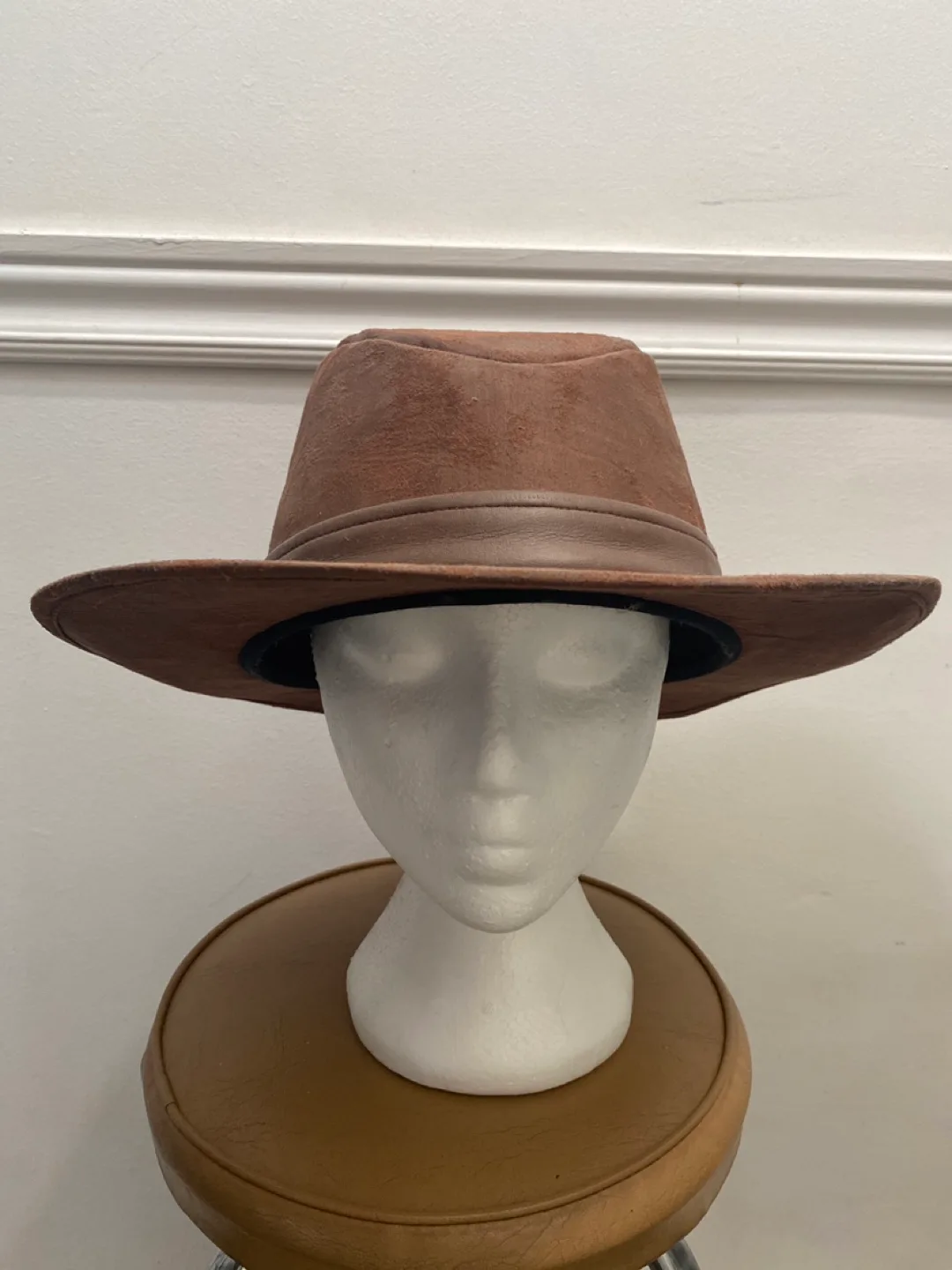 Large Brown Hat 🇨🇦 thumbnail