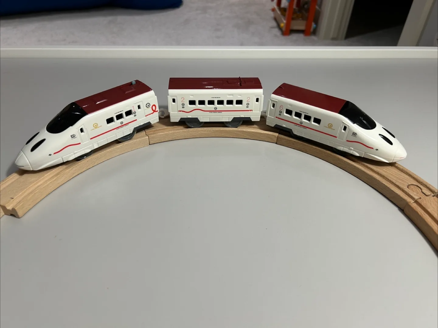 Battery-operated Japanese bullet Shinkansen train toy image indicator(4)