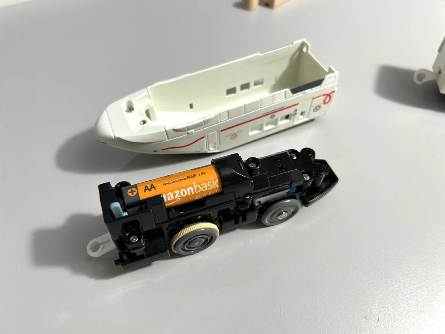 Battery-operated Japanese bullet Shinkansen train toy image indicator(6)