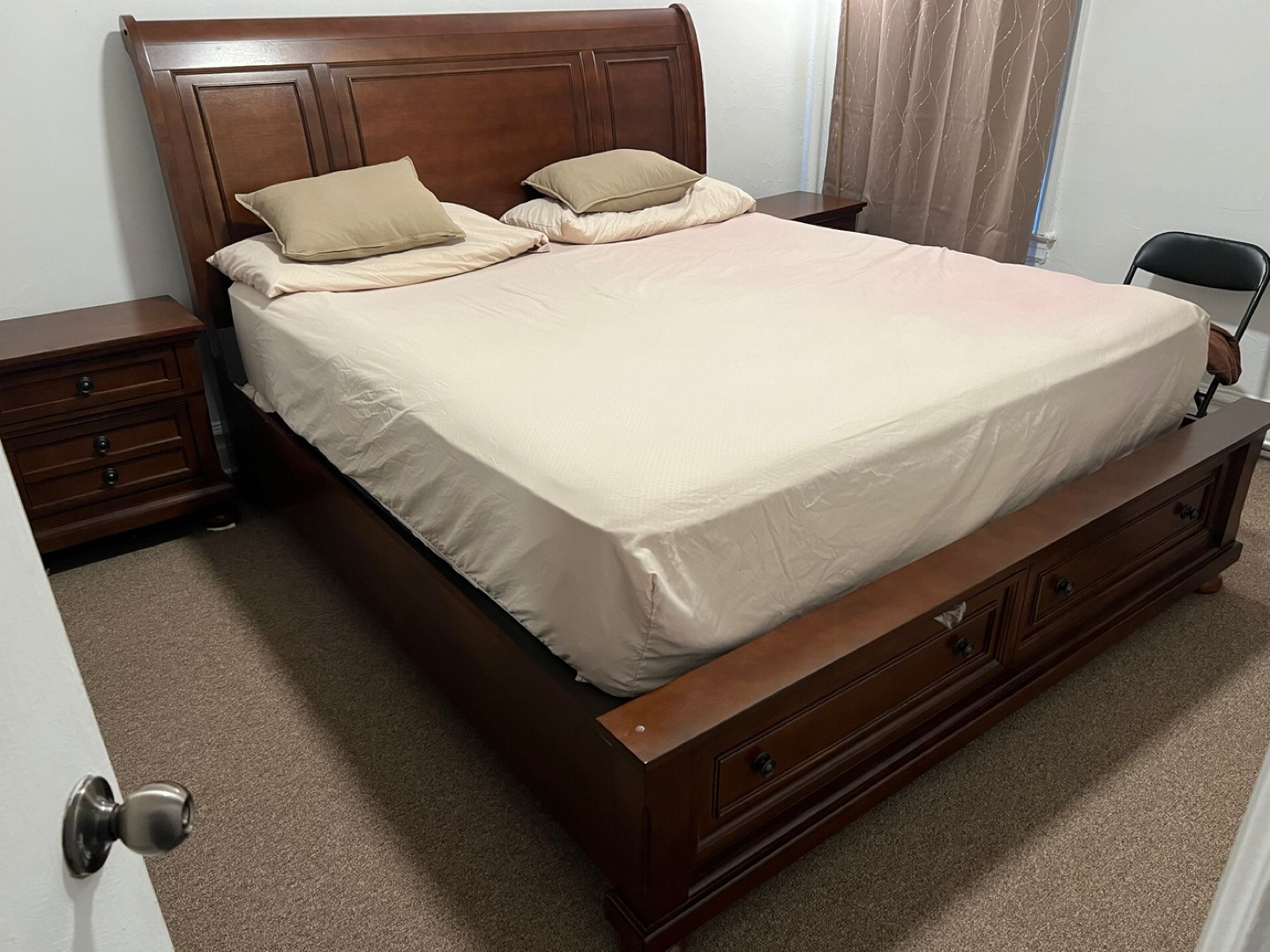 Move Out Sale - Bedroom Set - Bed, Dresser, and Nightstands