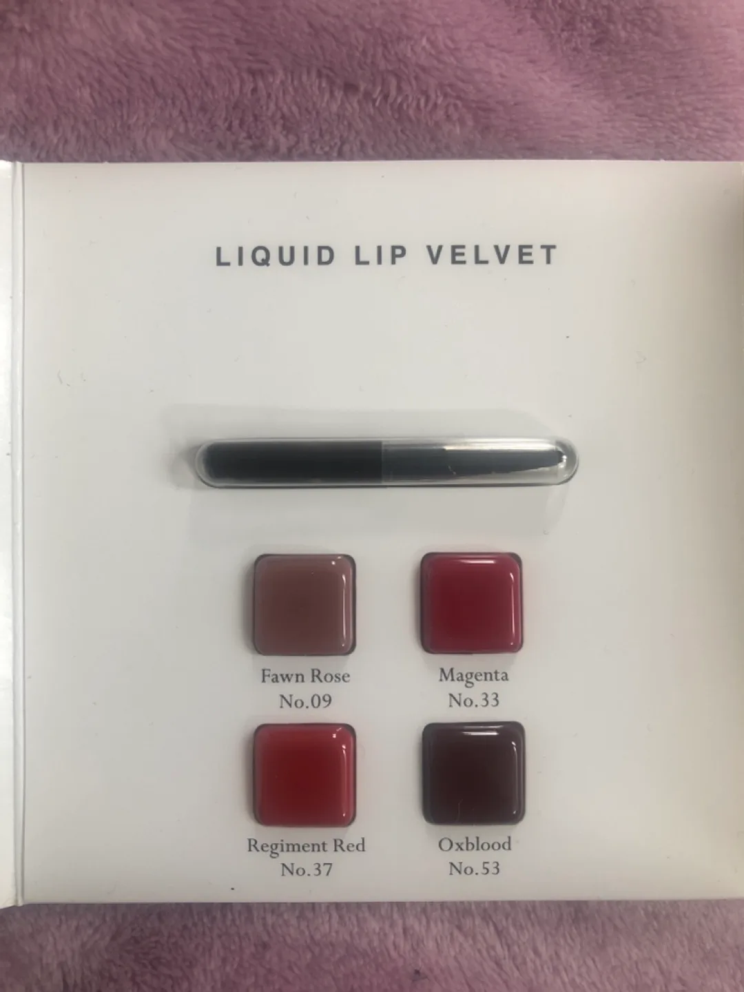 Burberry lipstick samples 4 image indicator(2)