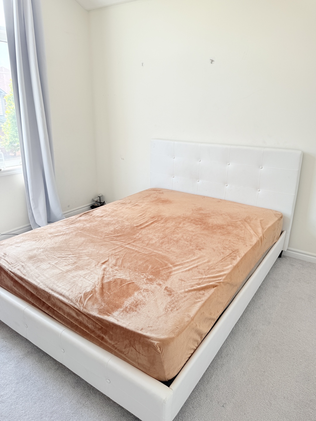 Queen Size Bed Frame - White - photo 3