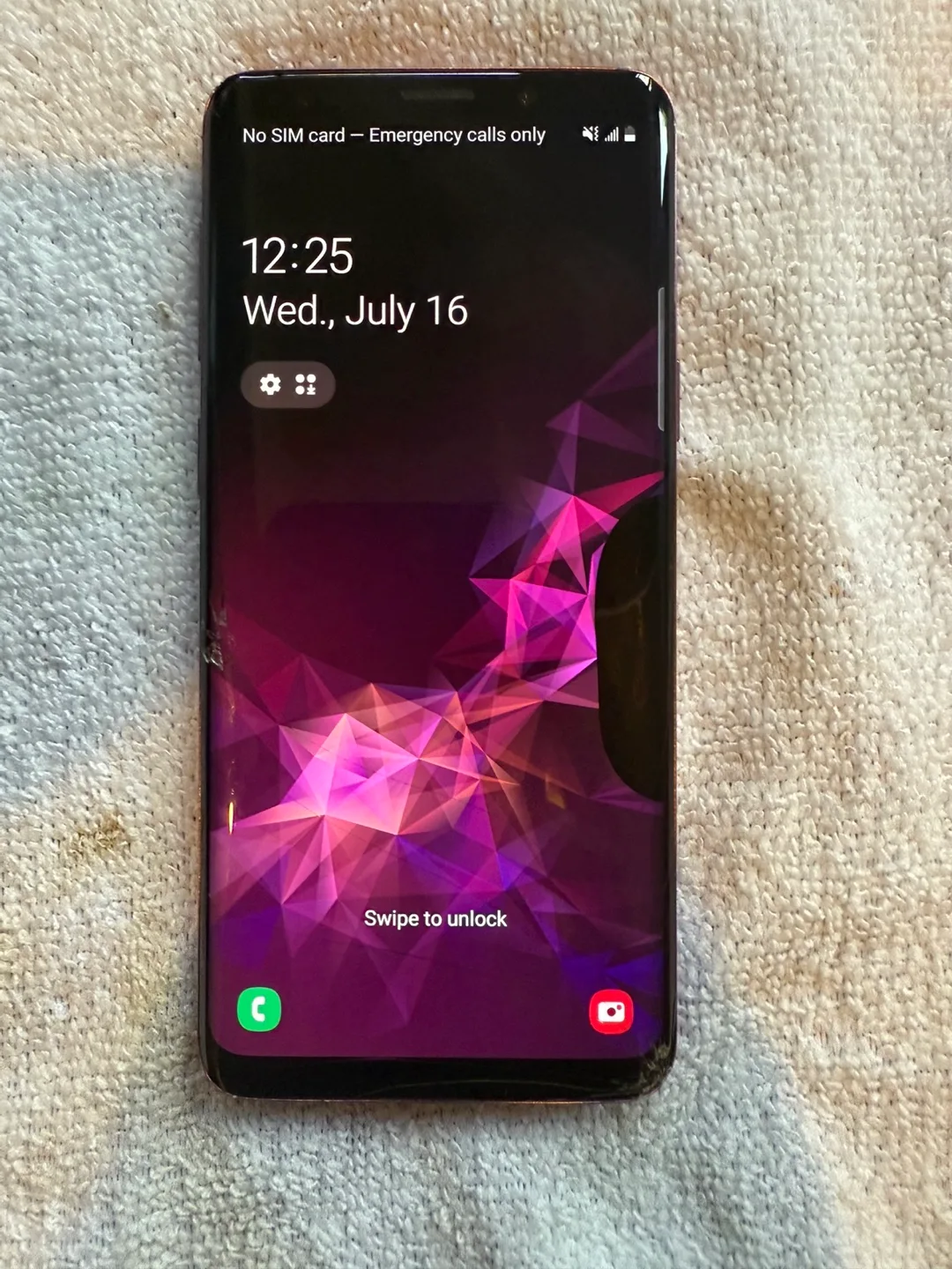 Samsung Galaxy S9 - Cracked Screen thumbnail