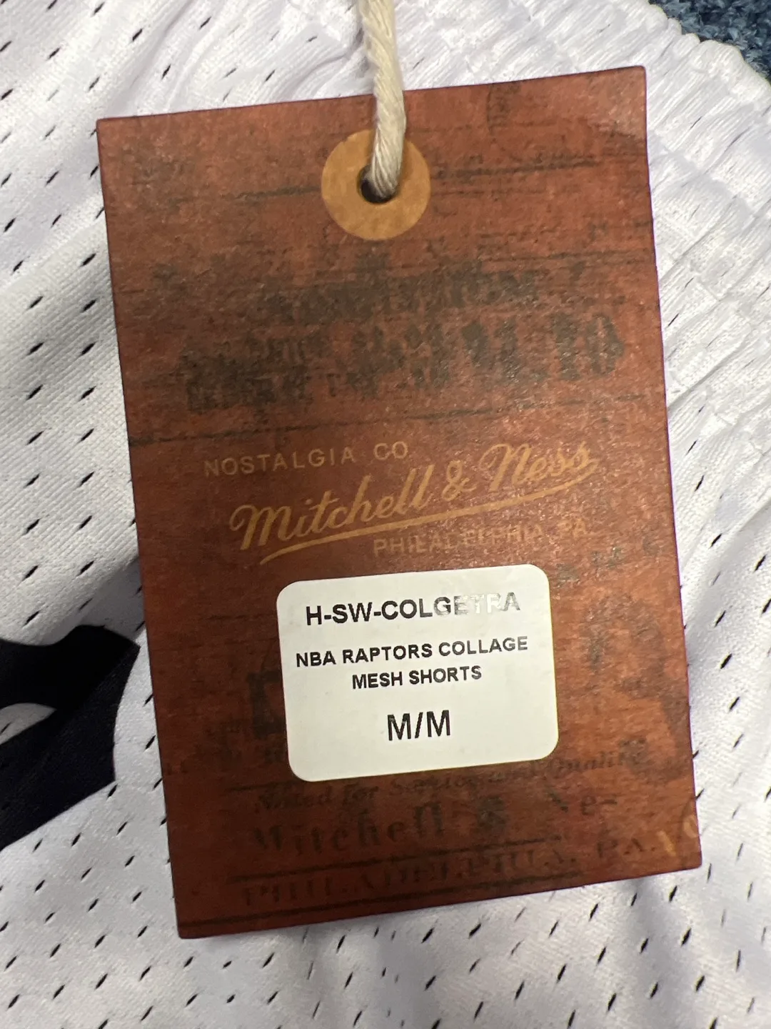 Mitchell & Ness NBA Raptors Collage Shorts - Size M image indicator(2)