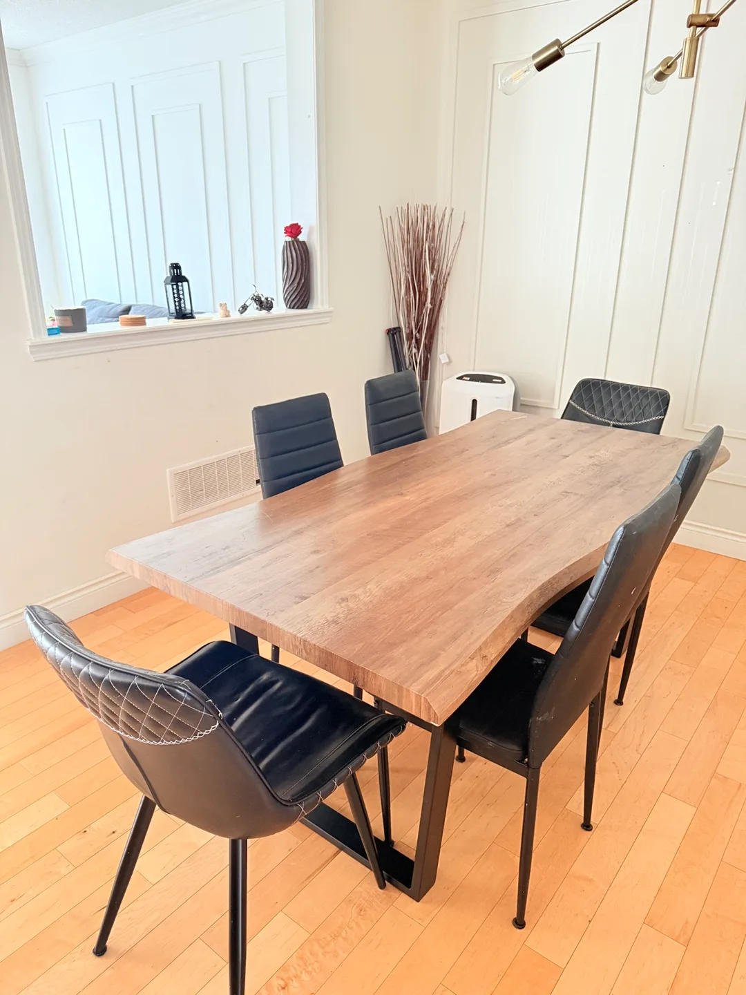 Beautiful Live Edge Dining Table thumbnail