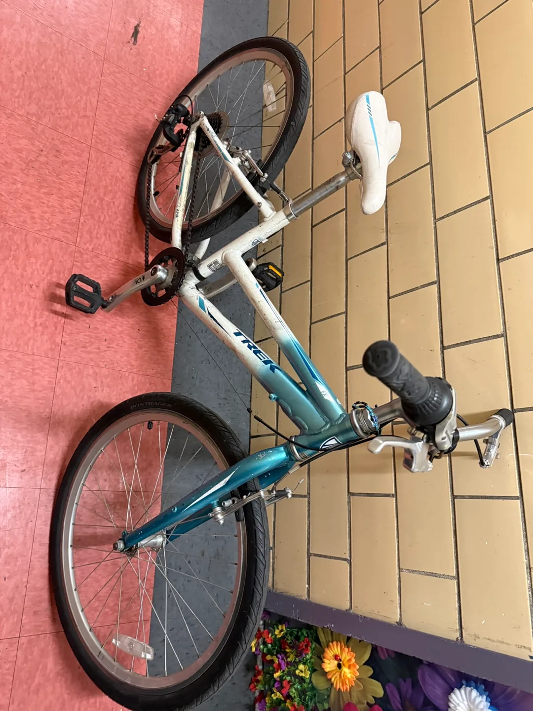 Trek Navigator 2.0 Hybrid Bike - Light Blue image indicator(2)