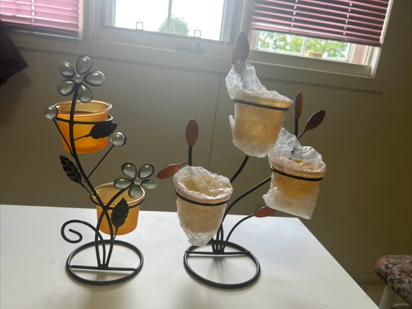 Metal Flower Candle Holder image indicator(2)