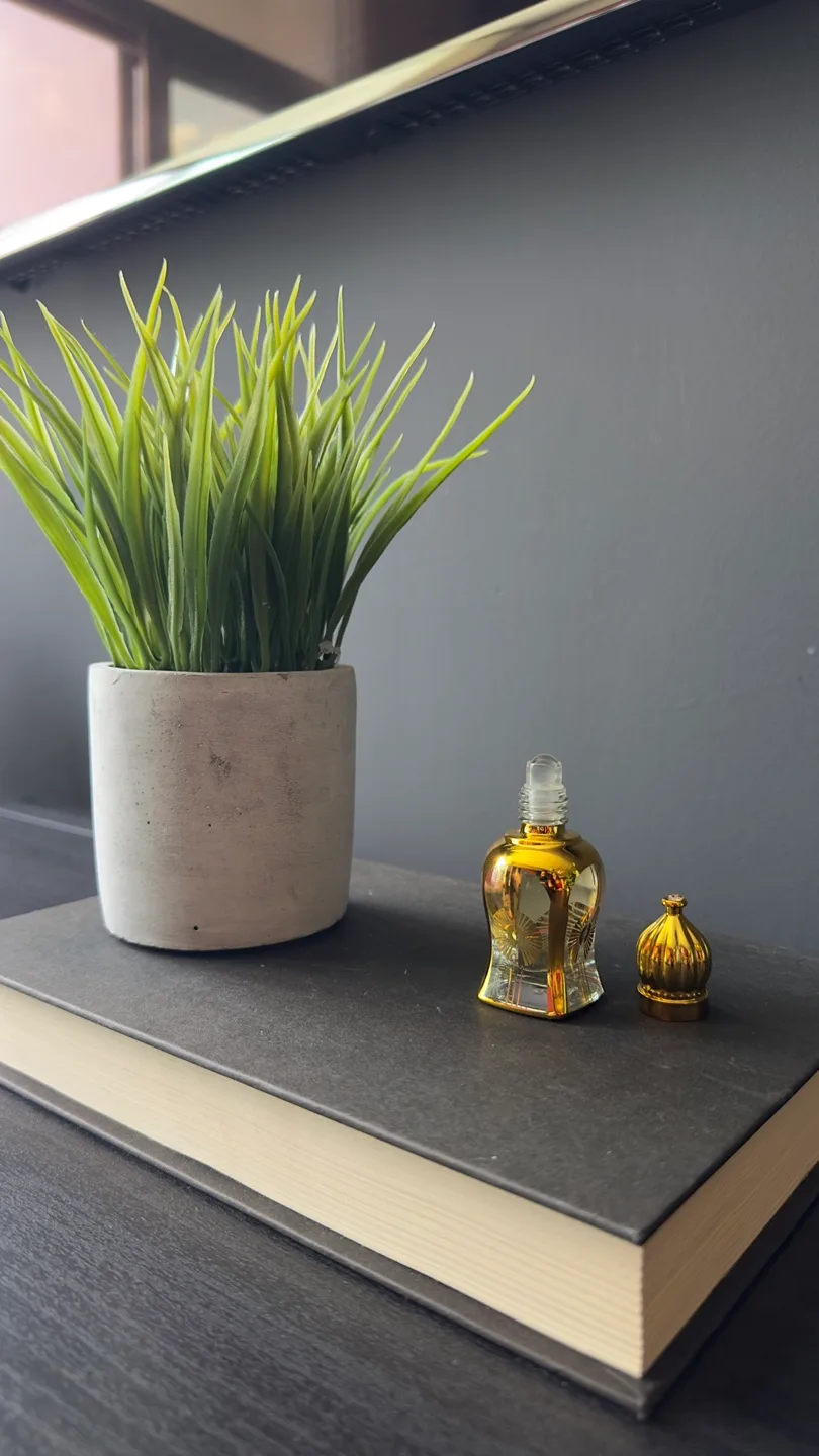 Imported Unisex Perfume Oil image indicator(2)