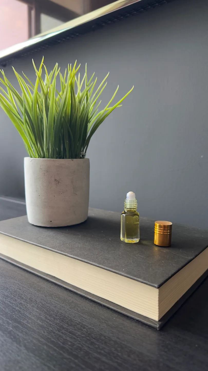 Indian Jasmine Premium Perfume Oil image indicator(2)