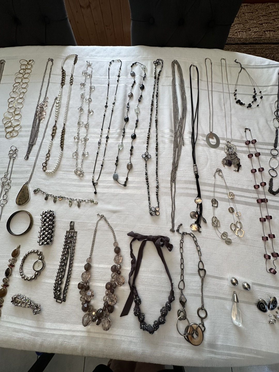 Mixed Lot of Necklaces & Jewellery - photo 3