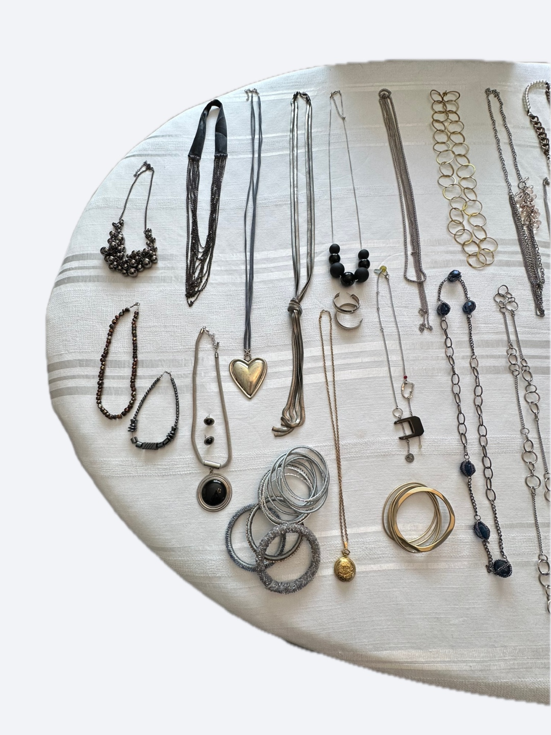 Mixed Lot of Necklaces & Jewellery